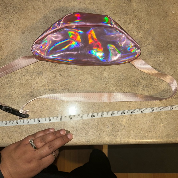 Pink holographic fanny pack - belt strap, zip closure - Picture 6 of 6